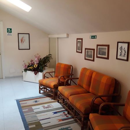 Hotel Molteni Veduggio con Colzano Exterior foto